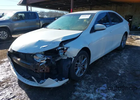 2015 Toyota Camry Se z USA, uszkodzony, nr VIN 4T1BF1FK4FU482281